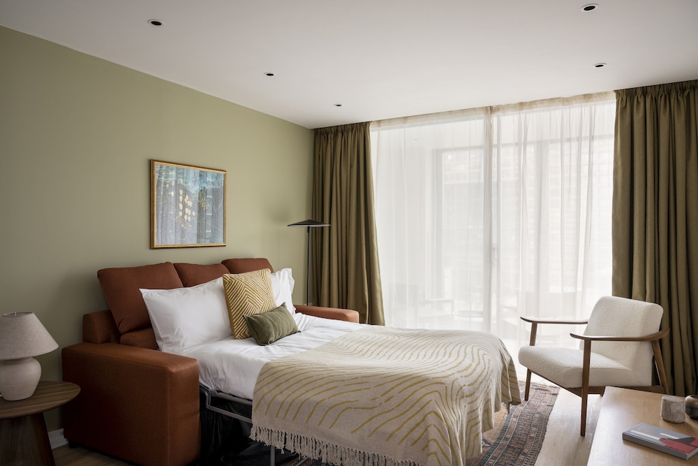 Inner, 1 Bedroom, Apartment, Queen Bed, Sofa, Balcony