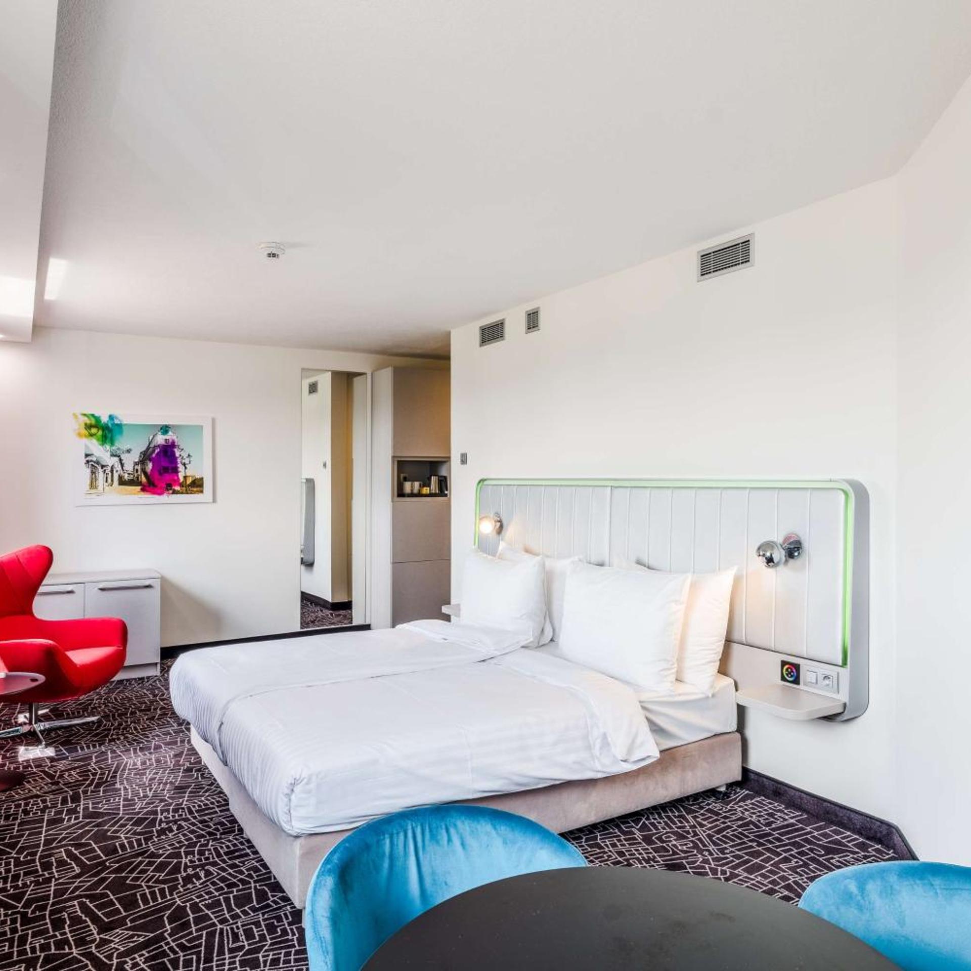 جناح جونيور، Park Inn by Radisson Danube Bratislava 3/10