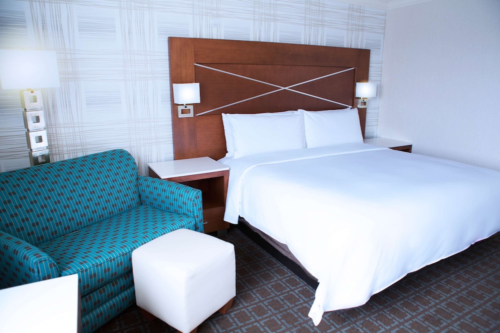 Doubletree By Hilton Madison Downtown 14/48