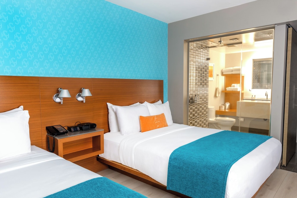 Room, 2 Double Beds, Partial Ocean View