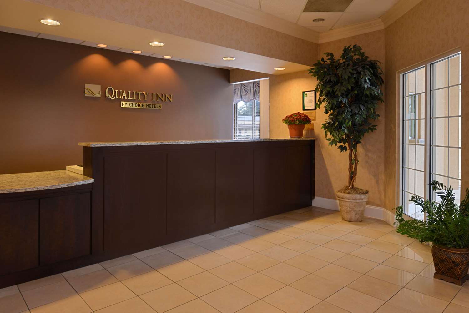 Dutch Inn Hotel 5/22