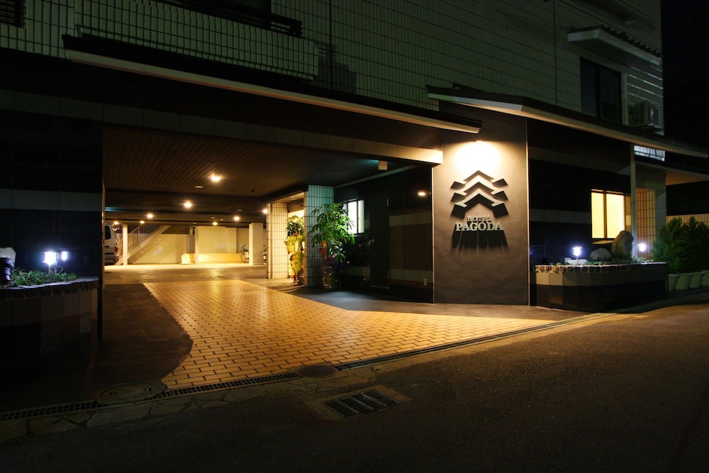 Pagoda Hotel (Ex. Cube Hotel) 53/64