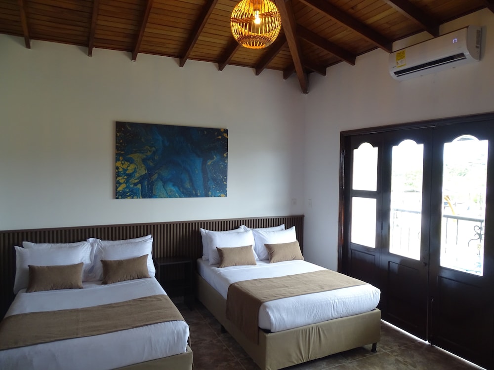 Hotel Palmas De Alcala 13/50
