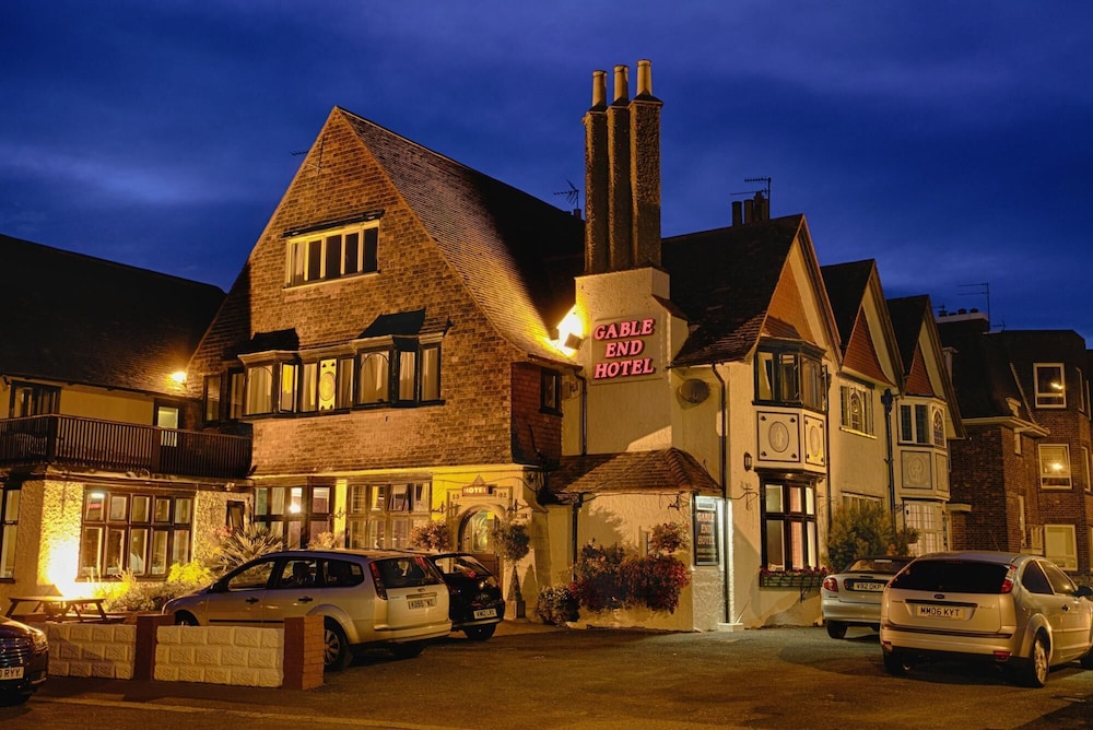 Gable End Hotel 1/50
