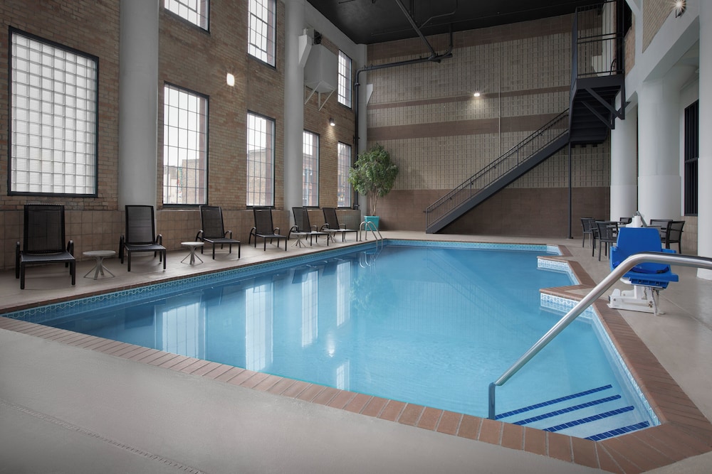 The Suites Hotel at Waterfront Plaza 24/50