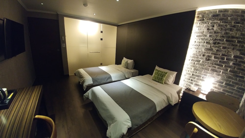 HOTEL TONG YEONDONG JEJU 25/50