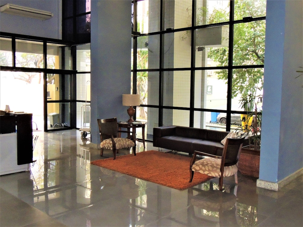 Mondrian Suite Hotel 73/82