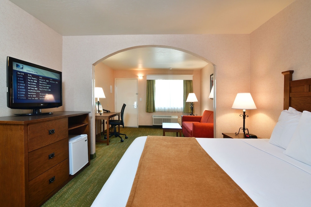 Suite, King Bed