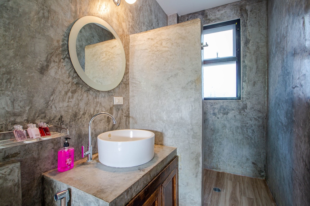 Padel Phangan Suite 45/50