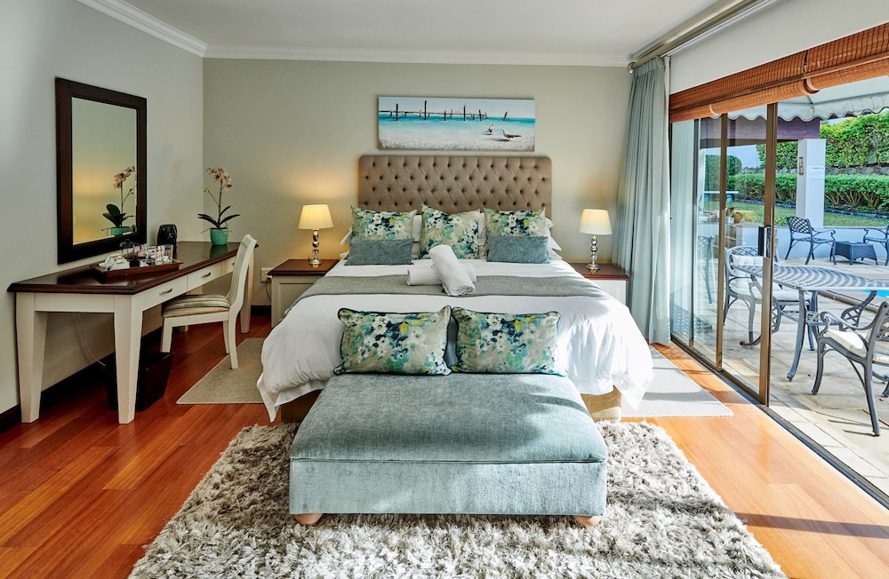 The Hamptons Guest House 6/50