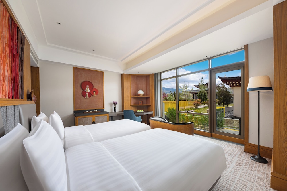 Shangri-La Resort Shangri-La 11/50