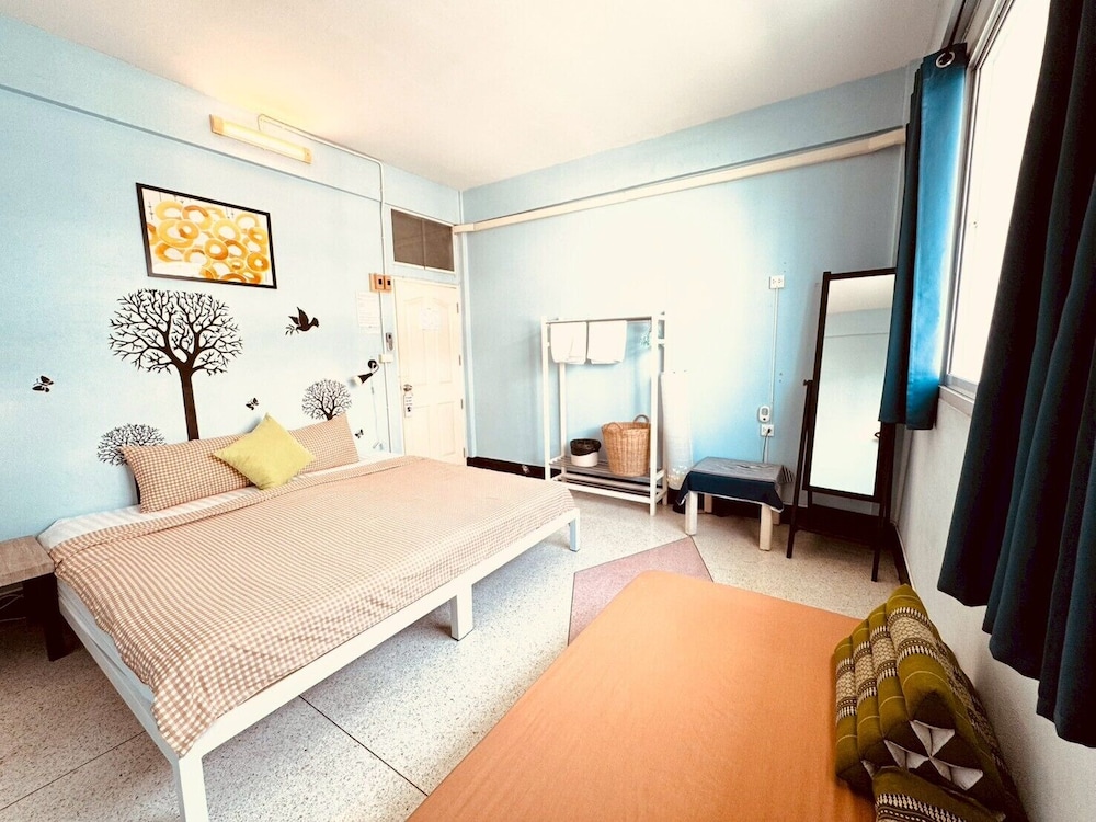 Baan Nampetch Hostel 20/50