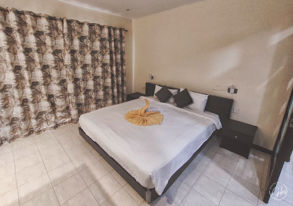 Grand Bay Suites 37/65
