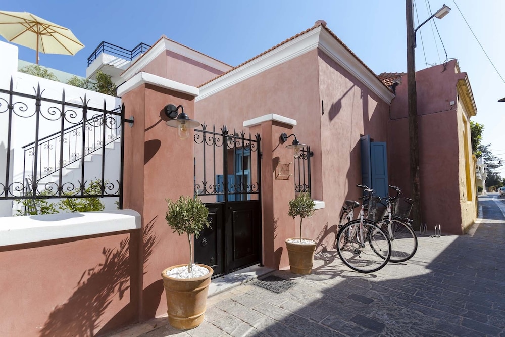 Blue Jasmine Suites 4/50