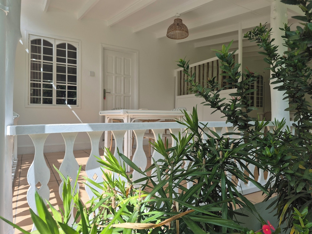 Beau Vallon Bungalows 2/50