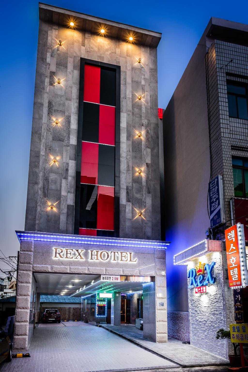 Rex Hotel 6/37