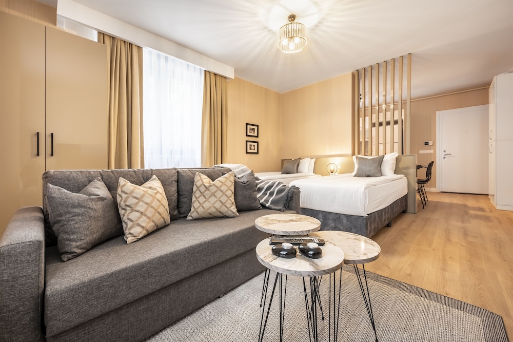 Ciragan Bosphorus Apartments 46/61