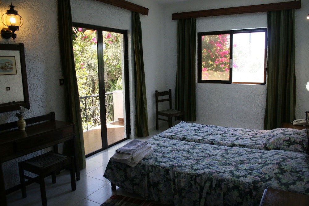 Oasis Hotel Bungalows 19/64