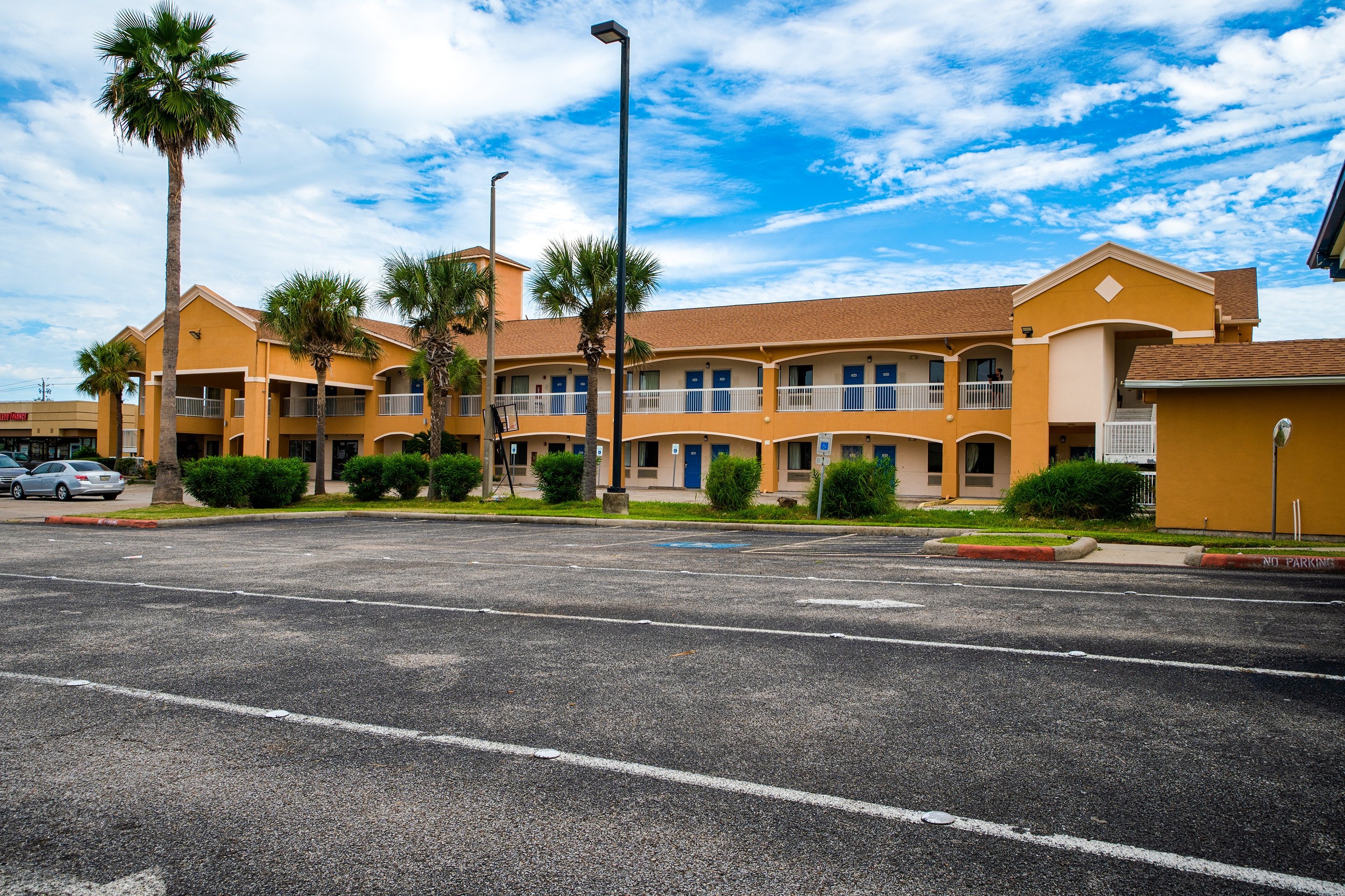 Island Inn By OYO Galveston Beach, TX 35/45