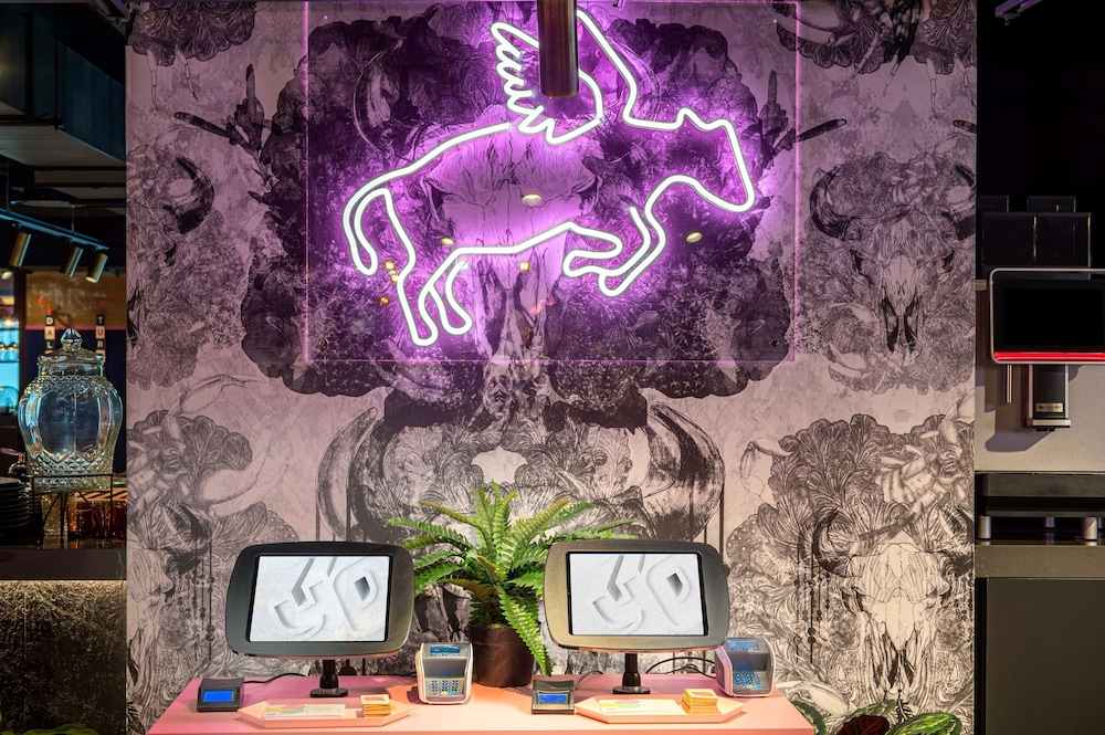 YOTEL Manchester Deansgate 37/47