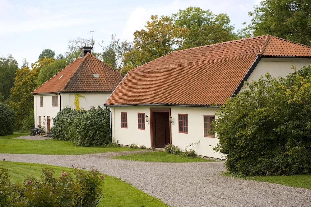 Husby Säteri 46/55