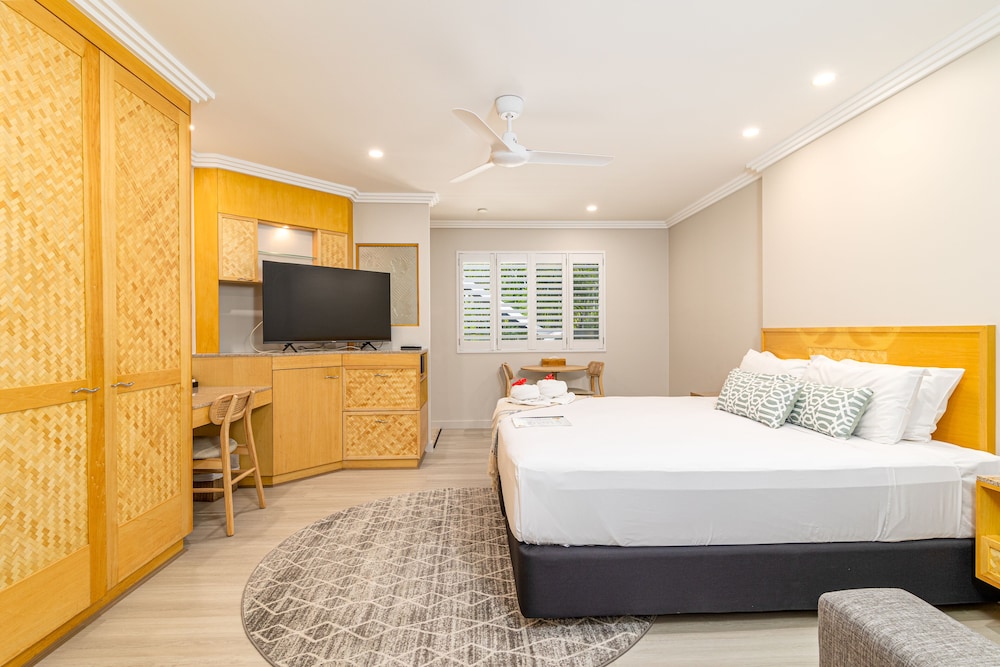 SPA, SUPERIOR, SUITE