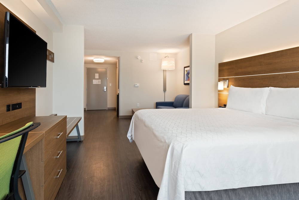 Holiday Inn Express Hotel & Suites Largo-Clearwater 15/40