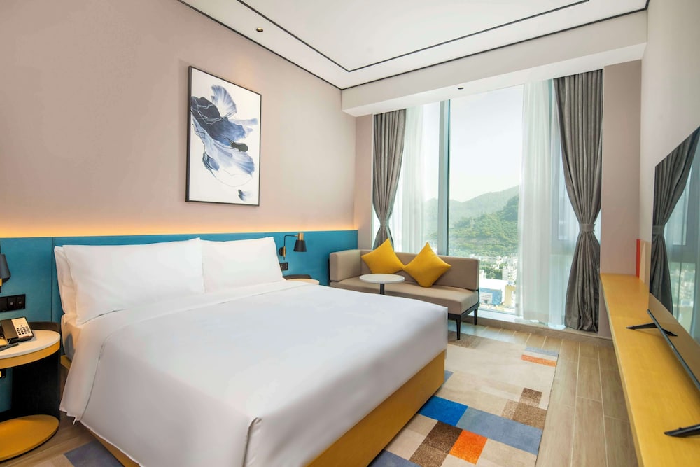 BUSINESS, KING BED