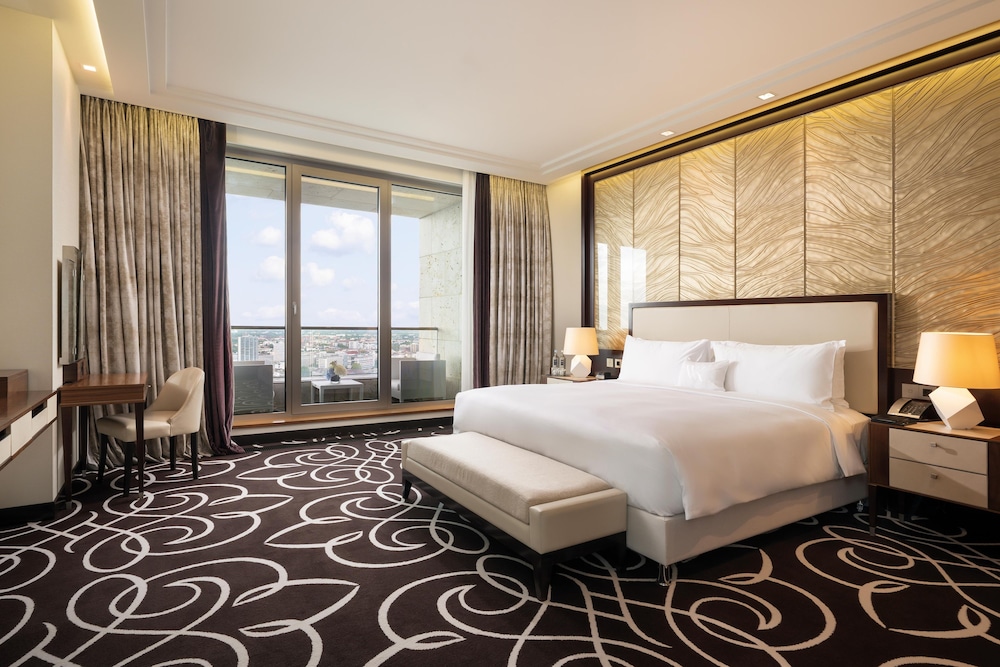 Astor, Tower, Suite, King Bed, Balcony