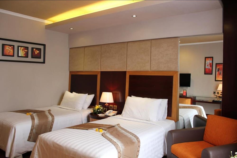Regents Park Hotel 8/31