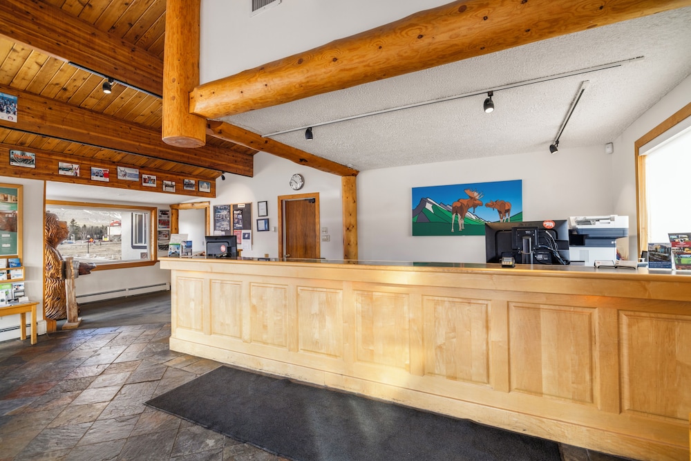 Canmore Rocky Mountain Ski Lodge 21/118