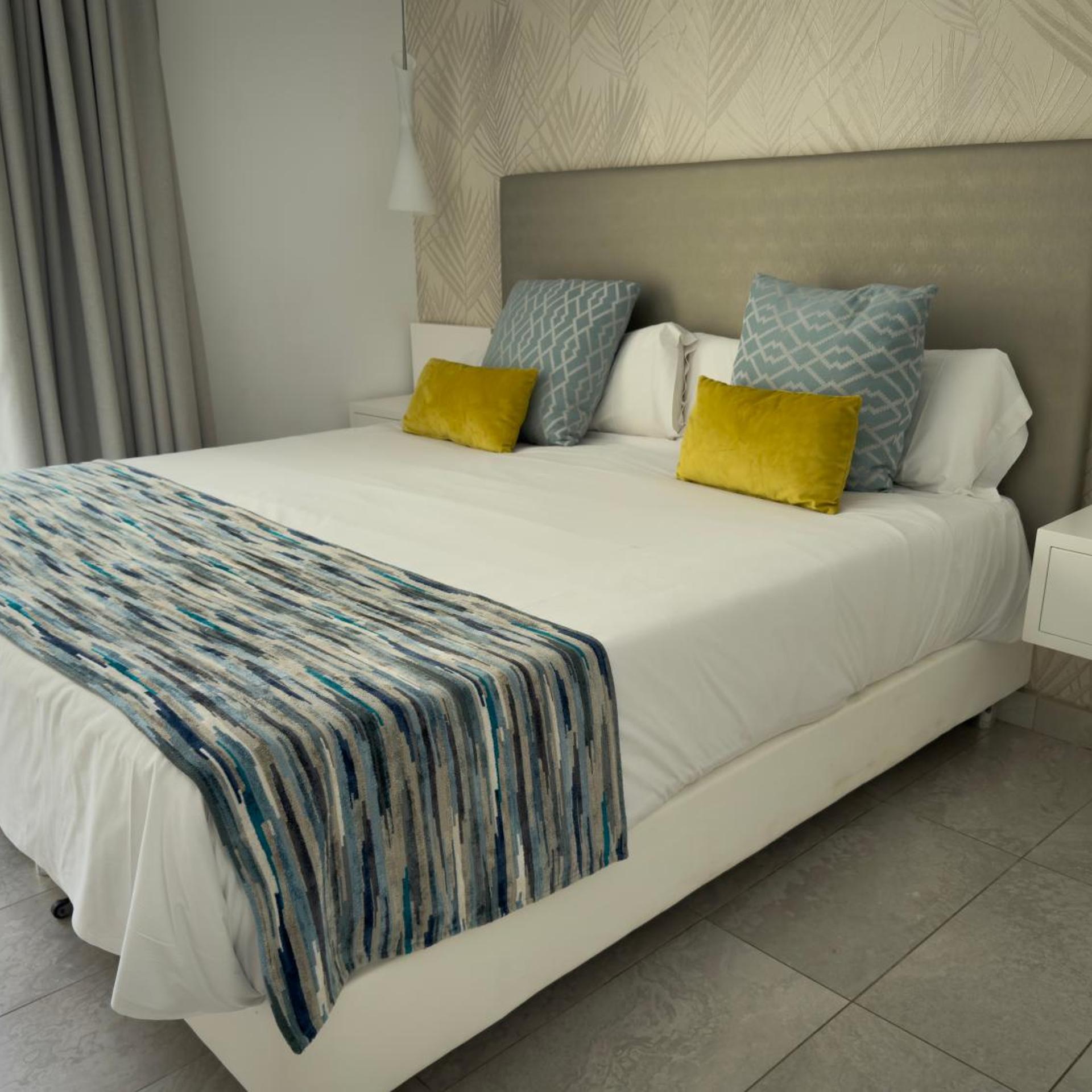 2 Bedrooms, Courtyard, Apartment