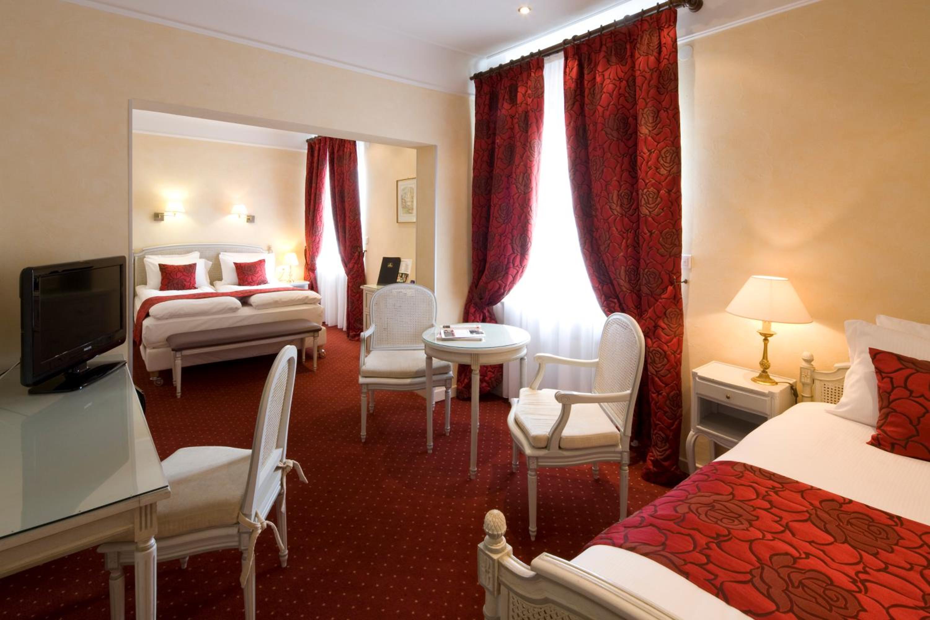 Junior Suite, Family
