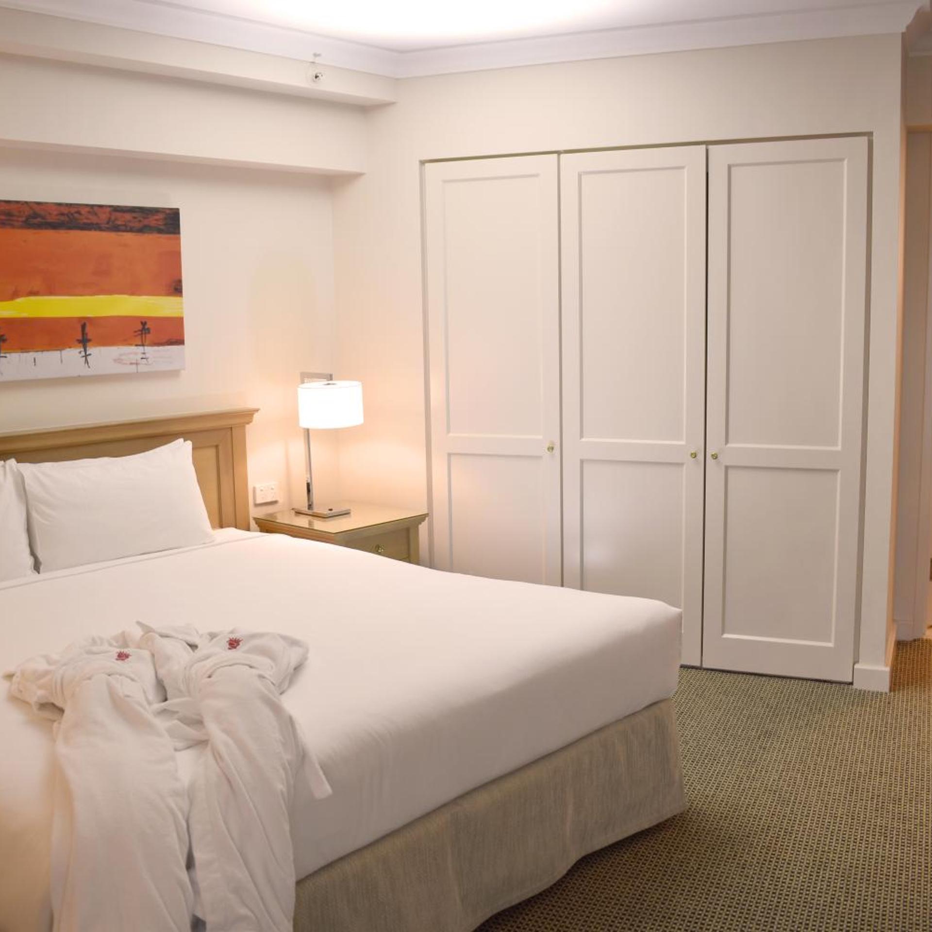 Raffles, Park, Suite