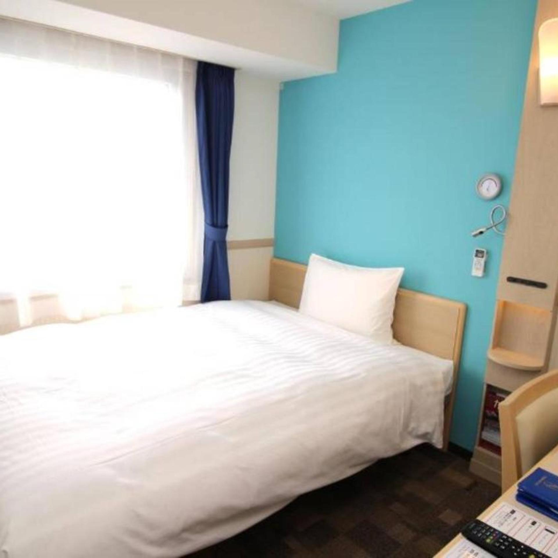 ROOM, SINGLE, DOUBLE BED