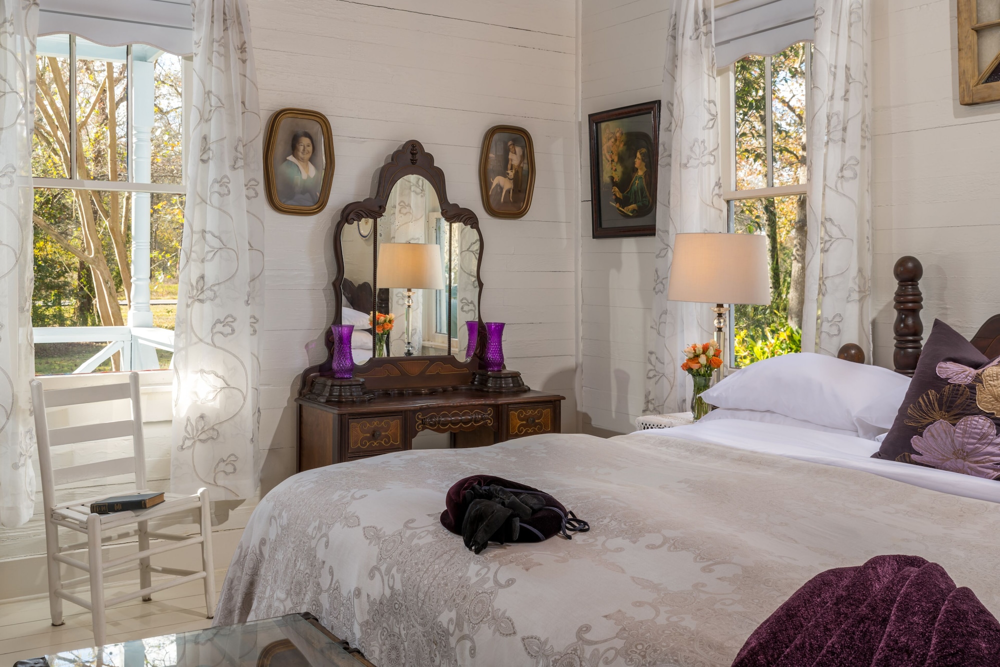 Garden, Country, Cottage, King Bed, Private Bathroom
