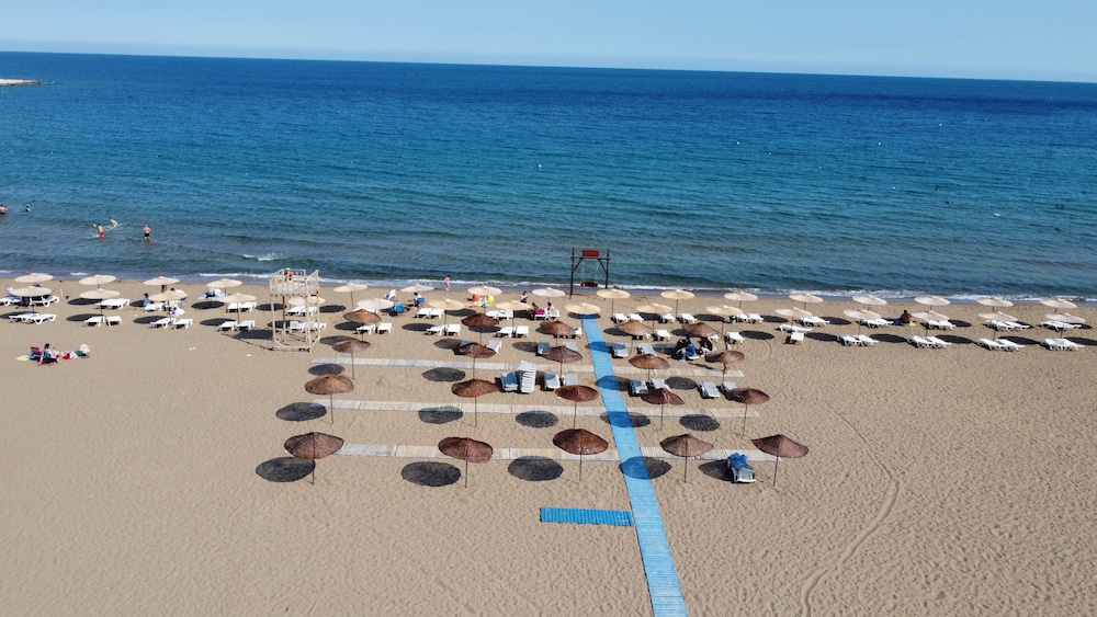 Club Efes Otel 43/49