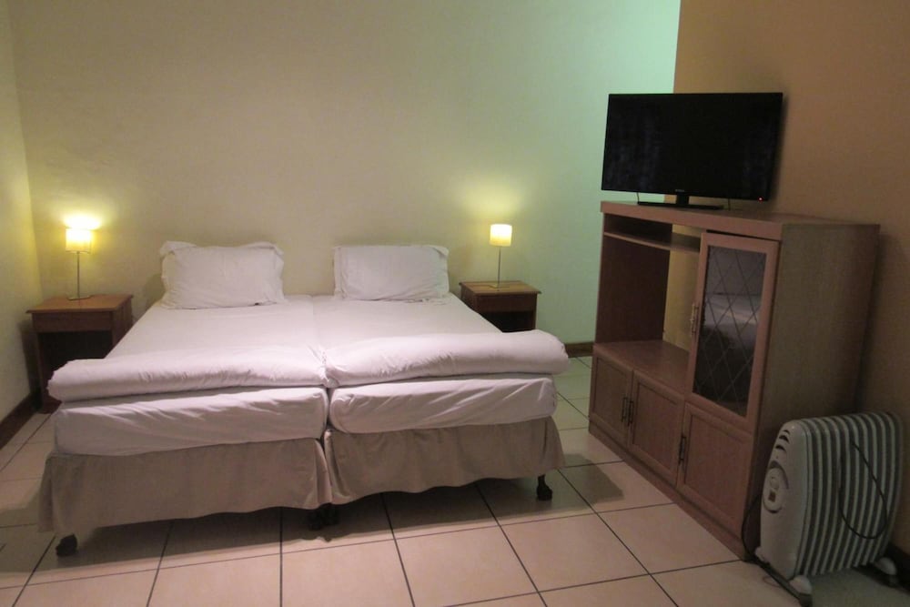 Emafini Country Lodge 18/57