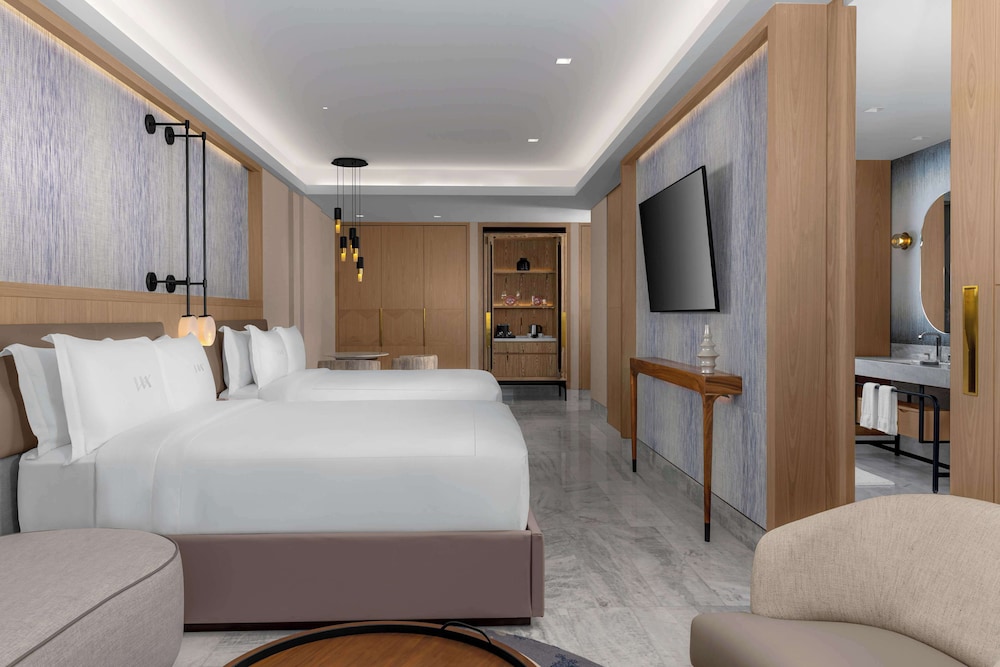 Swim Up, 2 Queen Beds