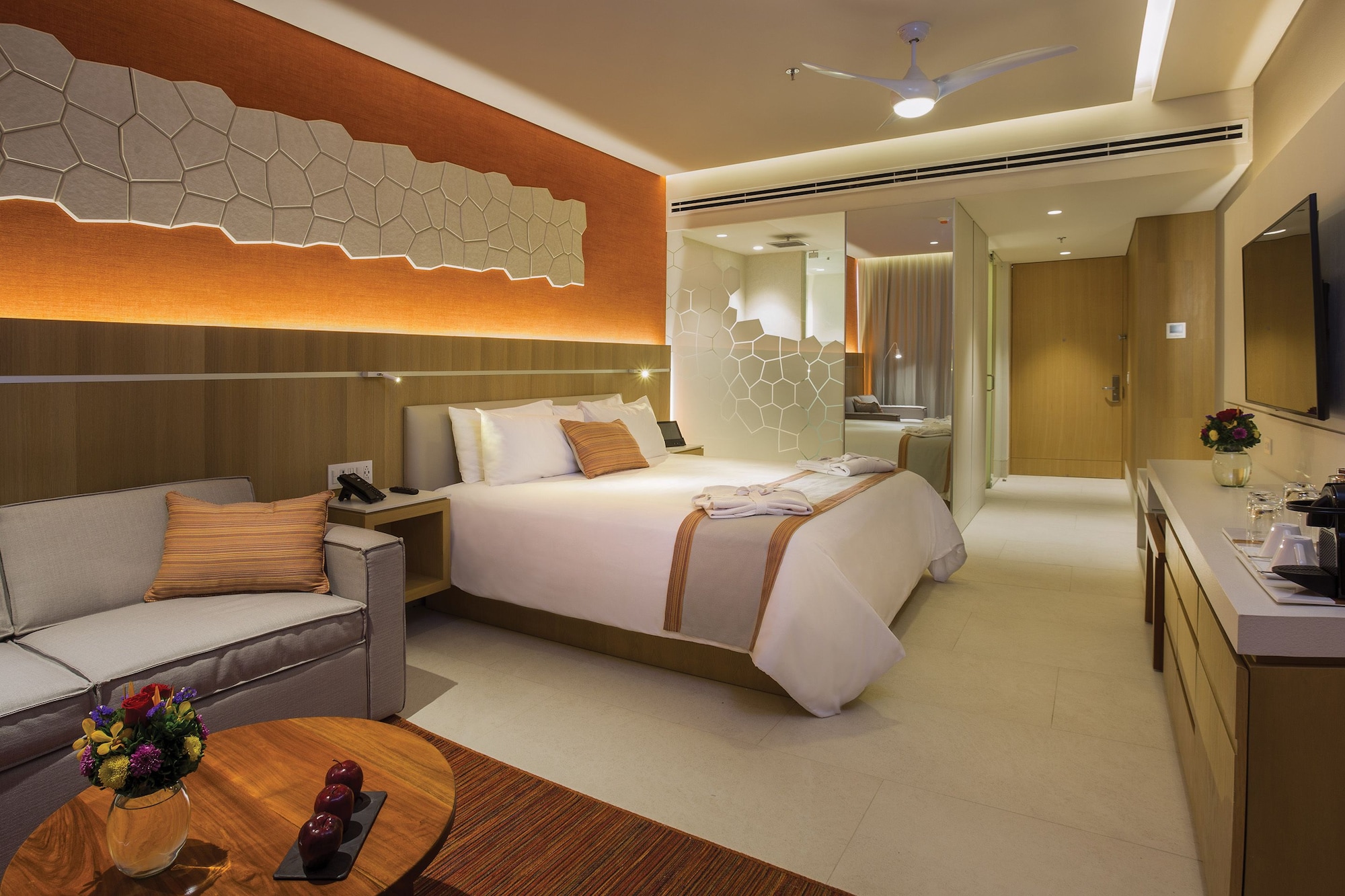 DELUXE, KING BED, OCEAN VIEW