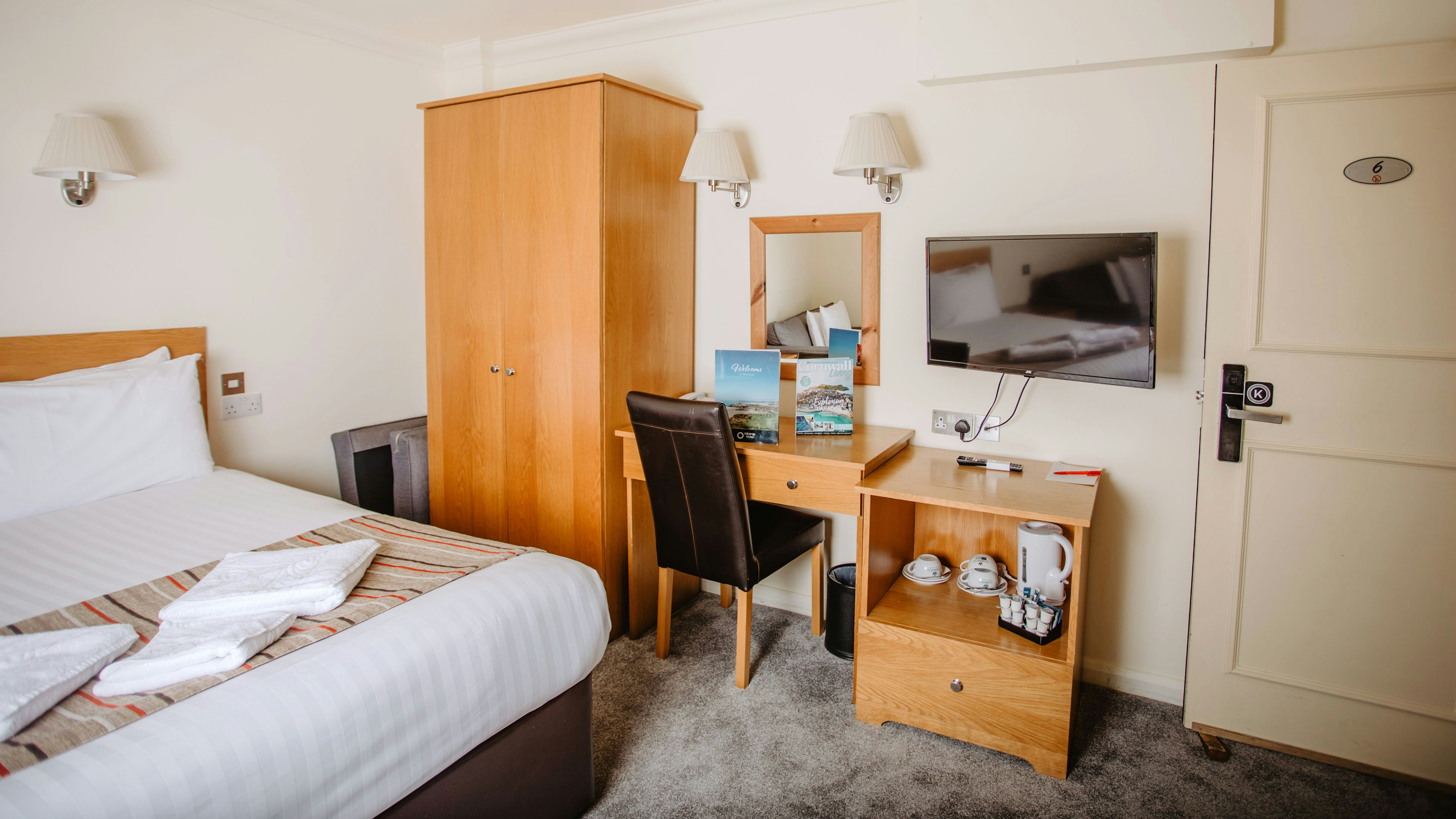Kilbirnie Hotel 8/33