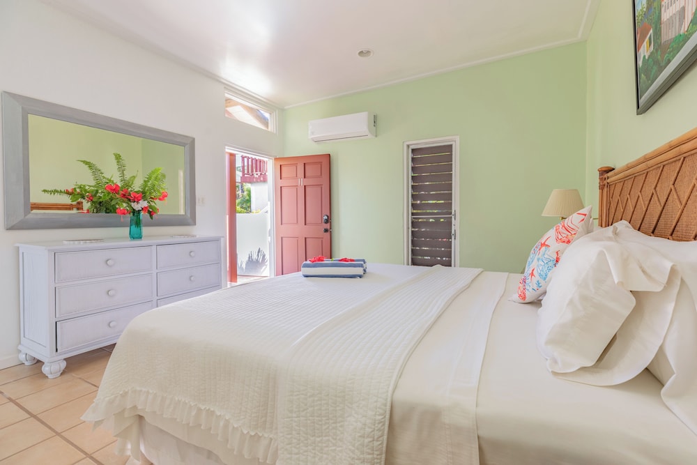 Fort Recovery Beachfront Villa & Suites Hotel 20/49