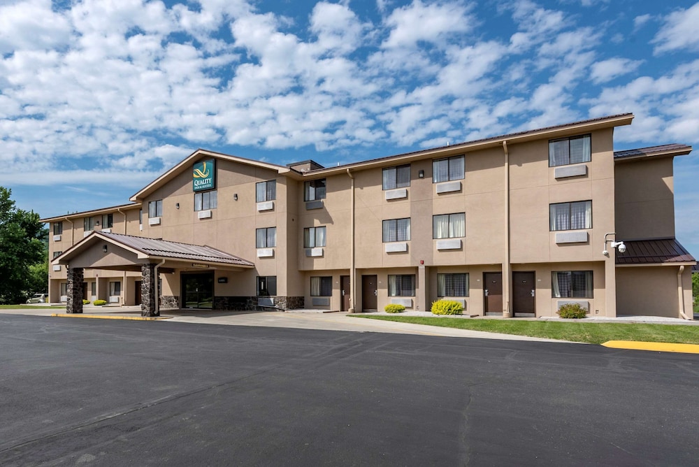 Quality Inn & Suites Warren PA 3/29
