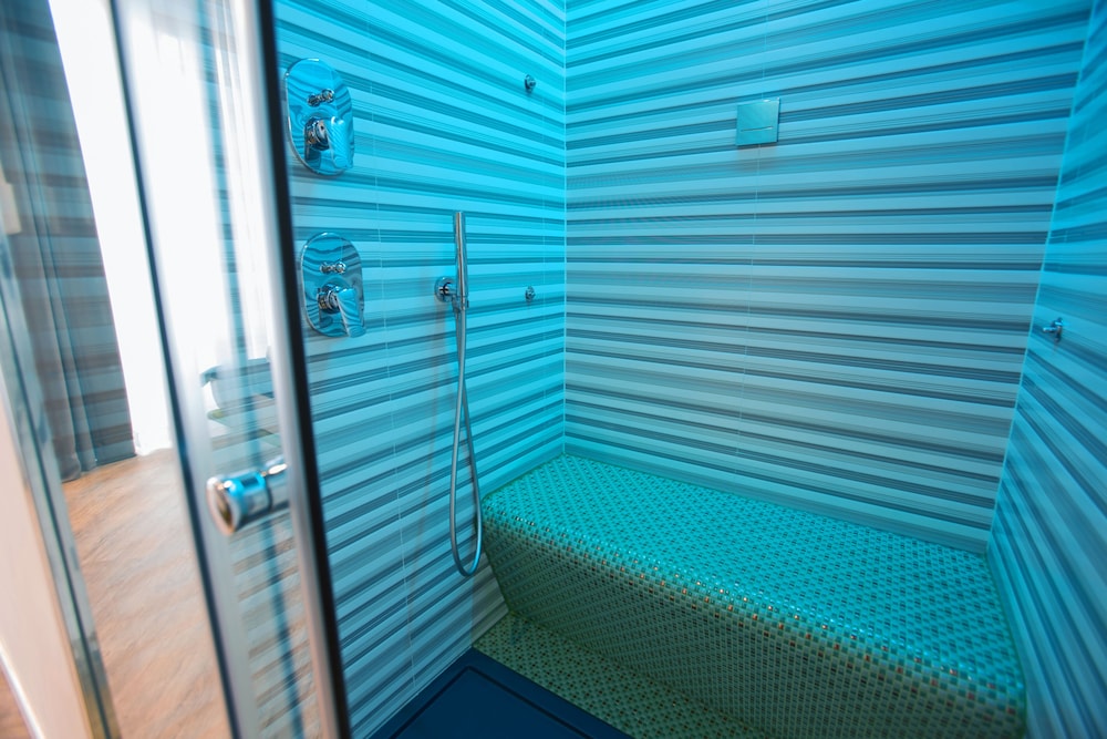 Ara Suite 26/38