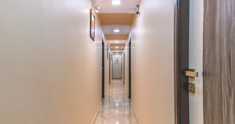 Hotel Nest Inn Malad 26/44