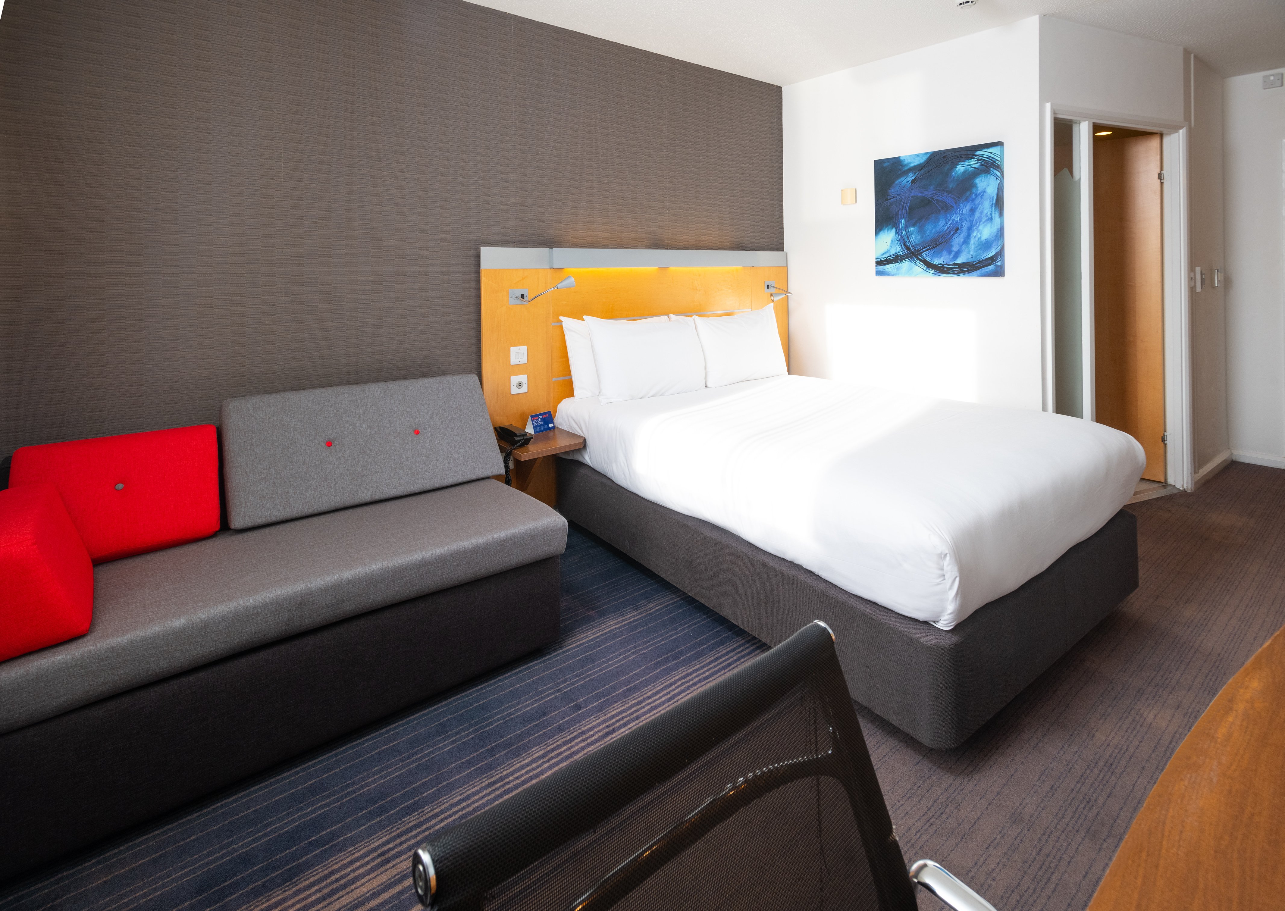 Holiday Inn Express Stevenage 32/66