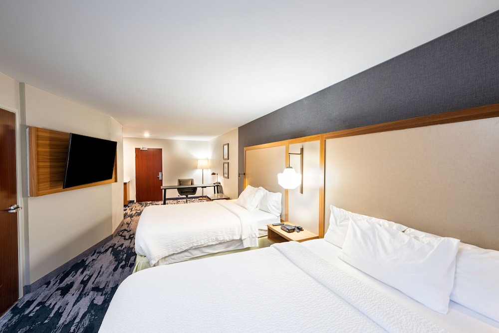 Fairfield Inn & Suites St. Louis Chesterfield 4/23