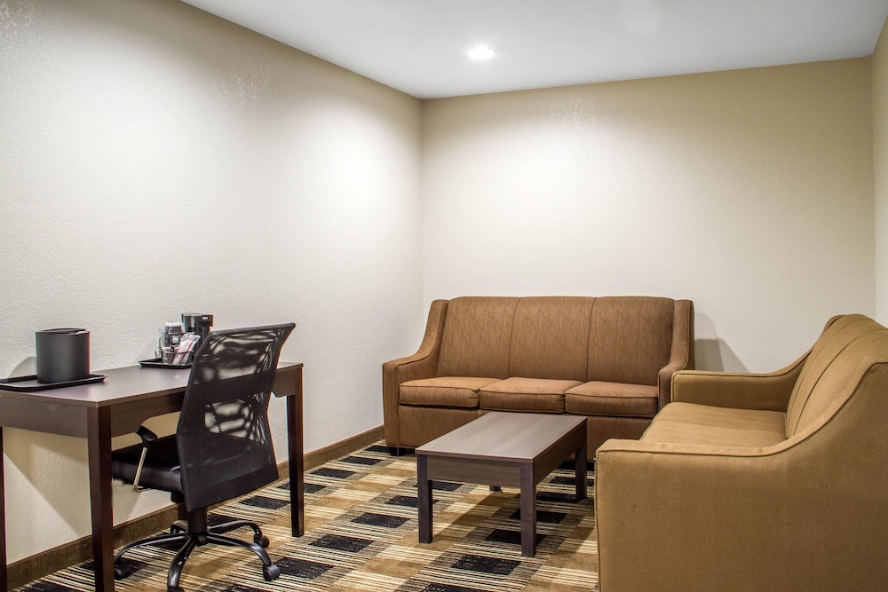 Quality Inn & Suites Maggie Valley - Cherokee Area 42/59