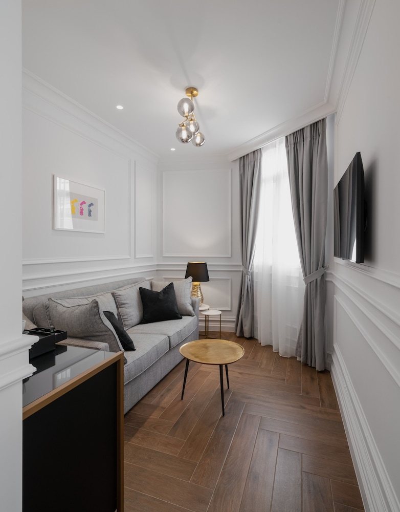 Praxitelous Luxury Suites 13/50