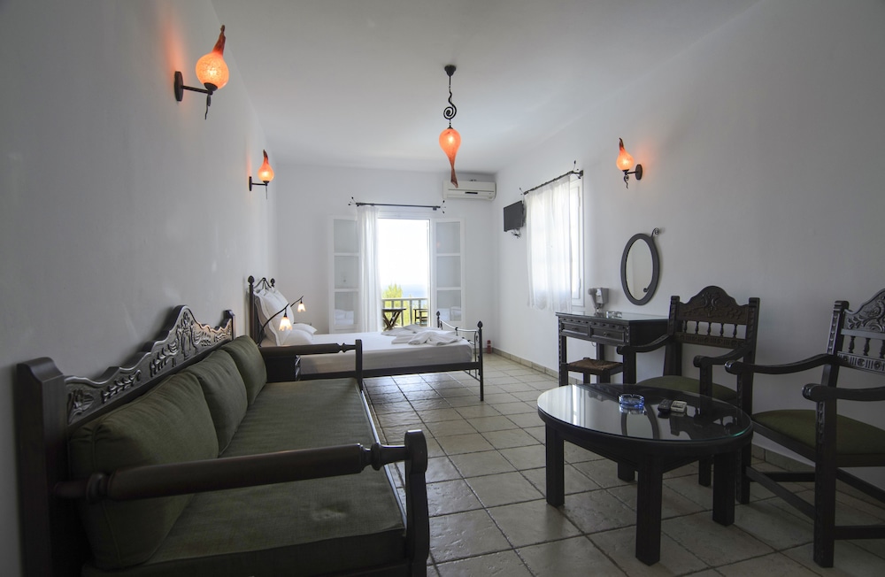 Yperia Hotel 34/59